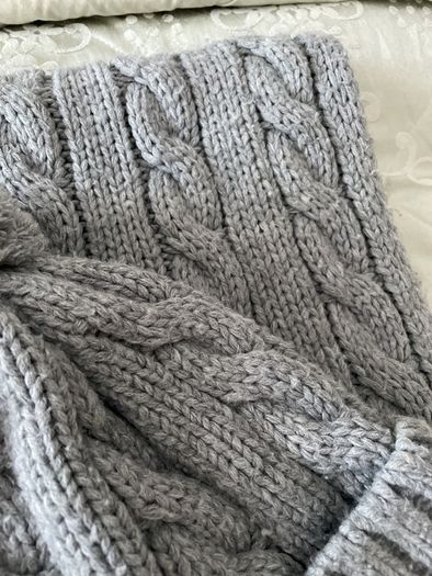 GUESS (genuine) scarf&hat set