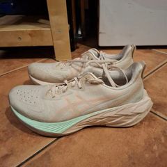 Asics Novablast 4 womens