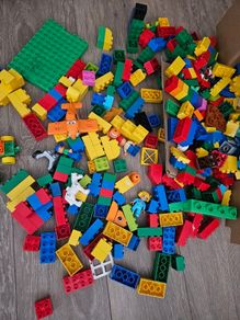 Lego Duplo between 800 - 1000 pieces.