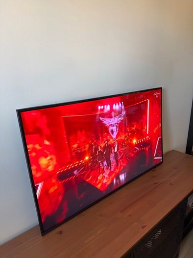 Samsung 43 4K Crystal UHD Smart TV UE43BU8070KXXU Excellent Condition