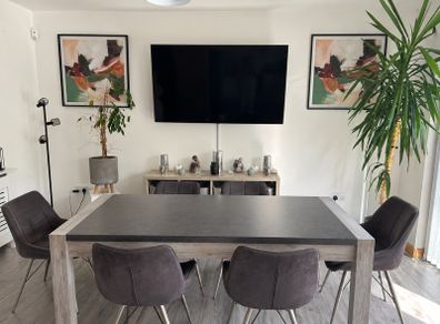 Table and 6 Chairs