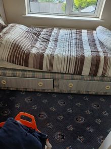 Single Bed with storage drawers make an offer