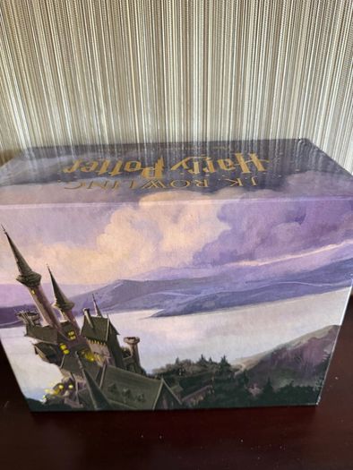 Harry Potter - The Complete Series Box Set. Paperbacks. Bloomsbury.
