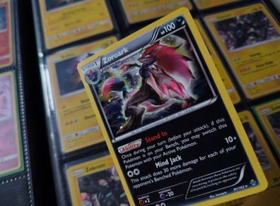Zoroark ! Holo Rare ! Cosmos Holo ! from BREAKthrough Set ! 2015 ! Pokemon Card !