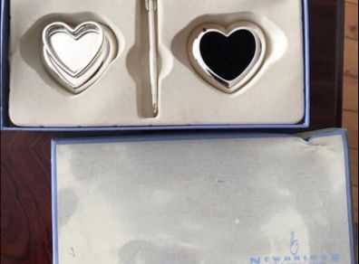Newbridge gift set ,pen and pen holder and photo loveheart