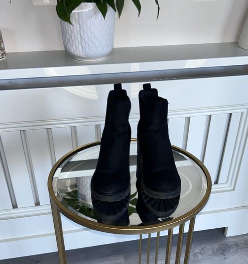 Ladies Black Block Heeled Faux Suede Ankle Boots from River Island. Size UK 6 / EU 39