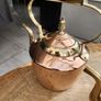Two antique polished kettles in brass and copper. Stunning. Image 6
