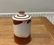 Pottery container