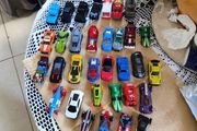 33 Die cast metal collectable cars