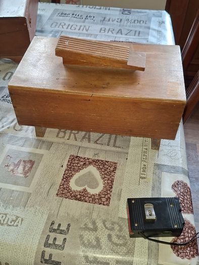 2 Vintage mid-20th-century Electric Shoe Polisher Kit Housed in a Wooden Storage Box. Postage Available or Collection PRICE IS FOR 1 ONLY