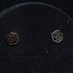 14K Gold Rose Flower Stud Earrings  Delicate Floral Design