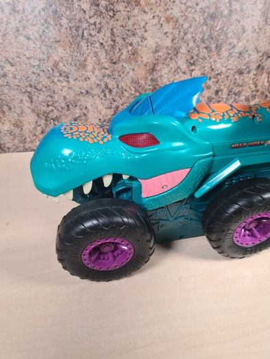 hot wheels CAR CHOMPIN MEGA WREX monster truck with lights and sounds