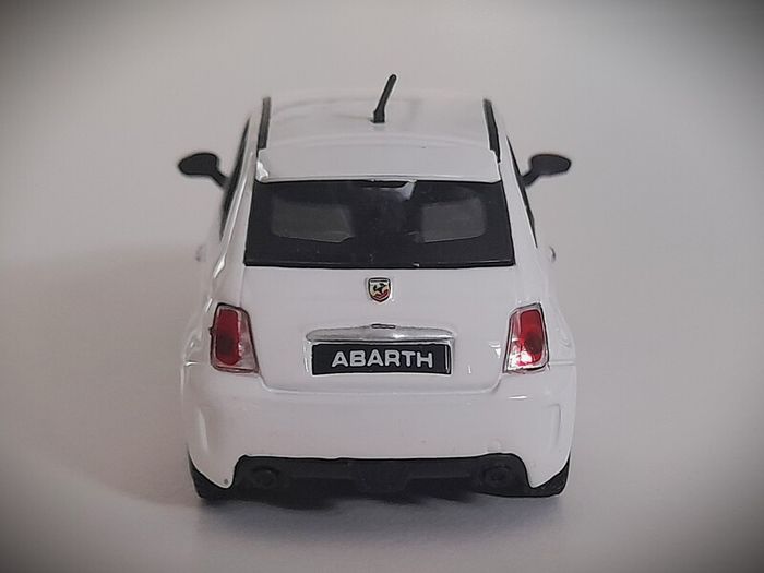 Diecast Model Abarth 500 2008 White - Collectable Motorama 1:43