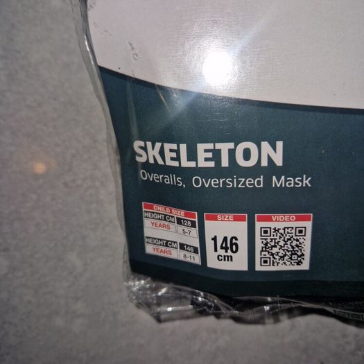 Skeleton costume