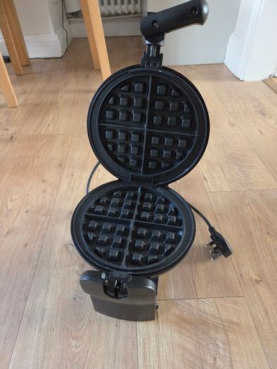 Waffle maker - little use