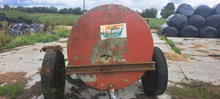 600 gallon water tank