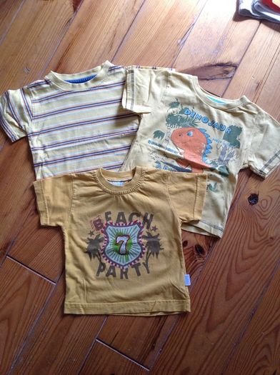 3 Teeshirts Age 18-23 Months