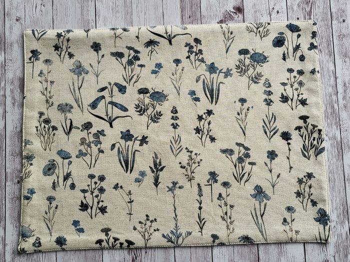 Table runner /Placemats/ Napkins
