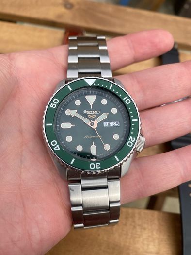 Seiko 5 'Hulk' SRPD63K1