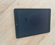 9th Gen IPad 64gb