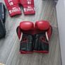Boxing gloves - 2 x 12oz and pads for fitness training Image 3
