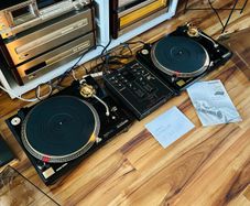 Technics SL1200 LTD GOLD set
