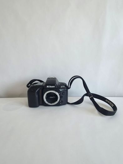 Nikon F70 Film Camera BODY ONLY