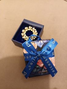 Gold & pearl brooch