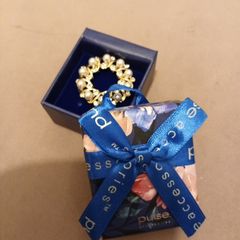 Gold & pearl brooch