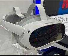 Pico 4 8/128GB VR Headset - Meta Quest Alternative