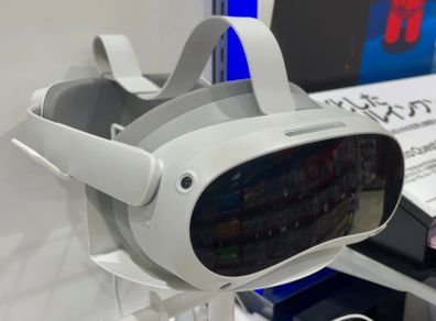 Pico 4 8/128GB VR Headset - Meta Quest Alternative