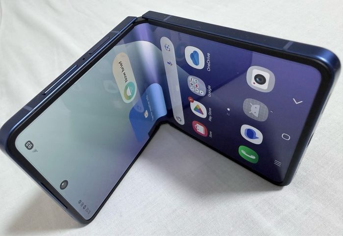 Samsung Galaxy Z Flip7
