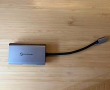 USB-C to dual HDMI adapter