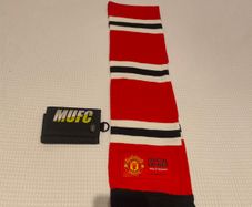 Man utd scarf and wallet