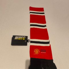 Man utd scarf and wallet