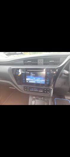 Toyota Auris Hybird automatic