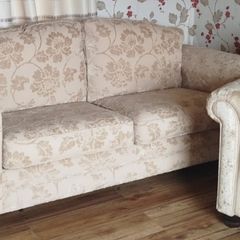 Three piece suite immaculate condition