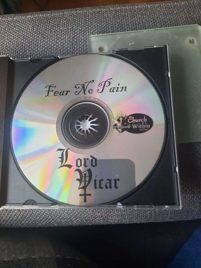 LORD VICAR: Fear No Pain CD (Fully autographed)