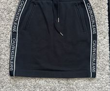 Calvin Klein Jeans black skirt (xs)