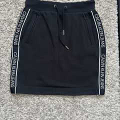 Calvin Klein Jeans black skirt (xs)