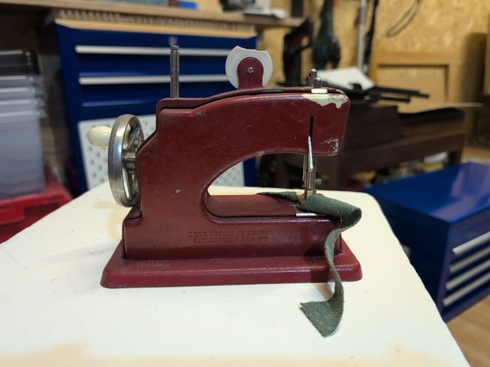 Vintage 1950s Vulcan Minor Childs Toy Sewing Machine Maroon Enamel