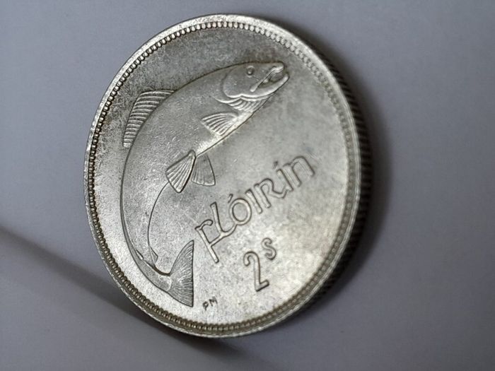 1941 Ireland 2 Shilling silver coin High Grade