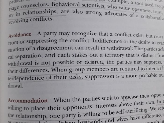 Organizational Behavior by Stephen P. Robbins, 6th ed.