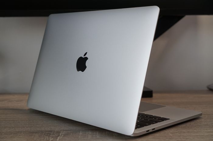 Apple MacBook Pro 13" (2019) | i5 2.4GHz | 16GB RAM | 4x Thunderbolt