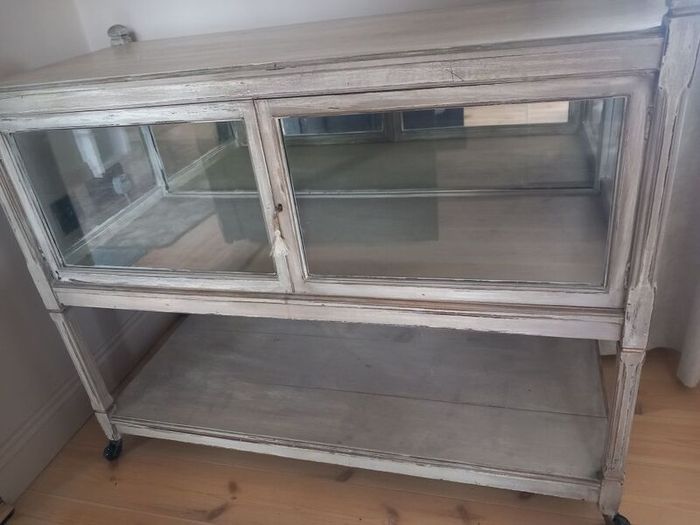 shabby chic cabinet