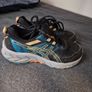 Size 4 runners Nike/ new balance / asics Image 8