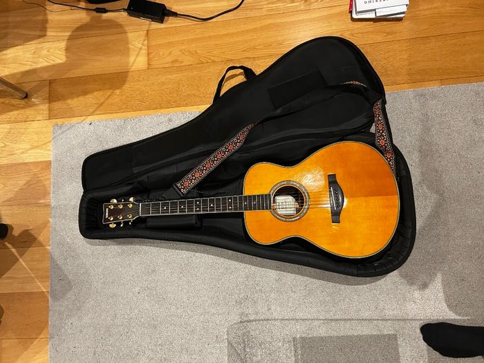 Yamaha LS-TA TransAcoustic Guitar - Excellent Condition