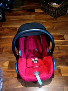 Maxi Cosi Baby Seat and base