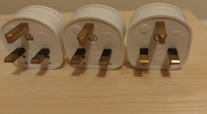 Pack of 3 x T-Bar Uk/Irish plug Connector Type