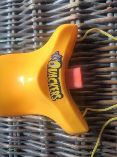 Duck sounding beak whistle